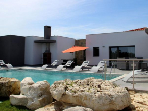 Spacious Villa in Salir de Mato with Private Pool Terrace